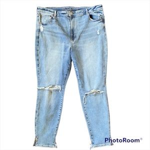 American Eagle Light Wash Super High Rise Jegging Super Stretch 22